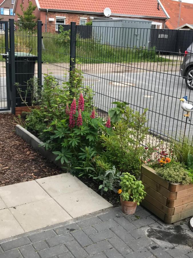 Haus Margarete Dornum mit Wallbox Exterior foto